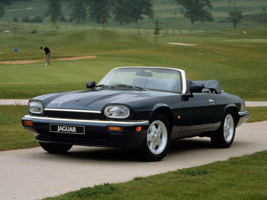  Jaguar XJ-S Convertible 1975 года  (фото 18 из 30)